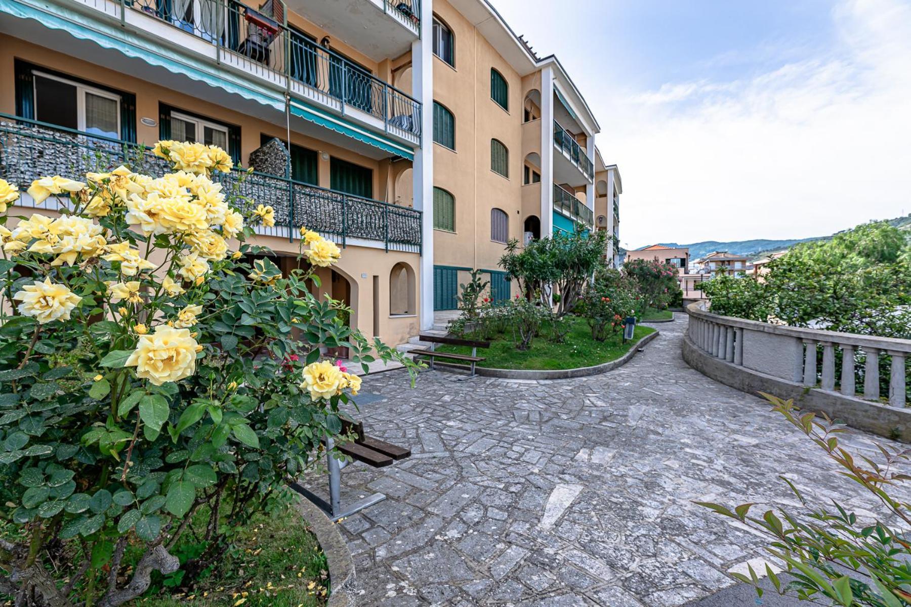 La Dimora Della Lullu, Luxury Apartment Pietra Ligure Exterior photo